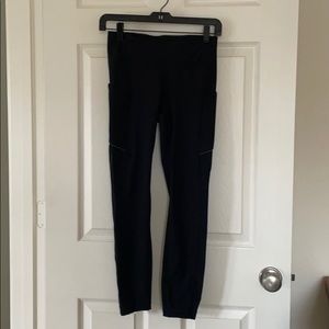 Lululemon size 4 black 7/8 length leggings